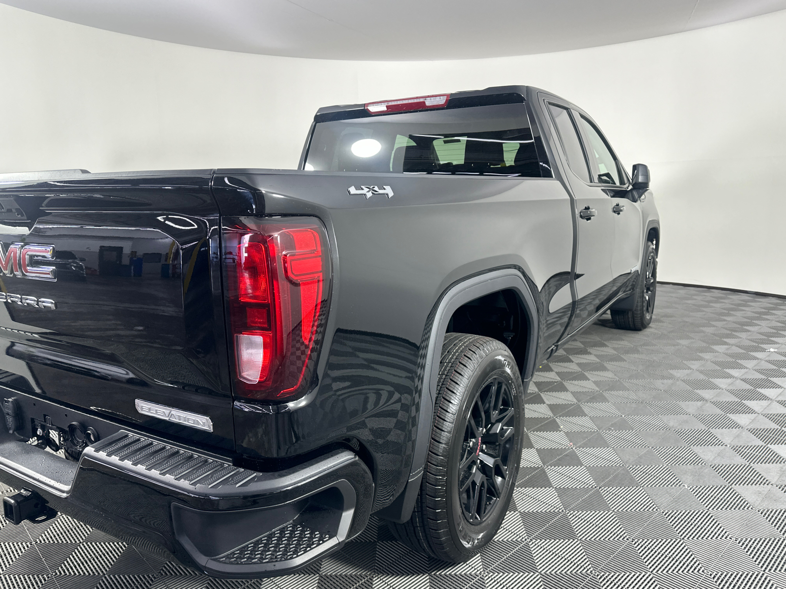 2025 GMC Sierra 1500 Elevation 18