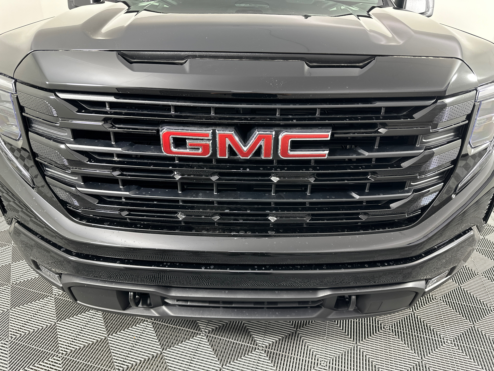 2025 GMC Sierra 1500 Elevation 5