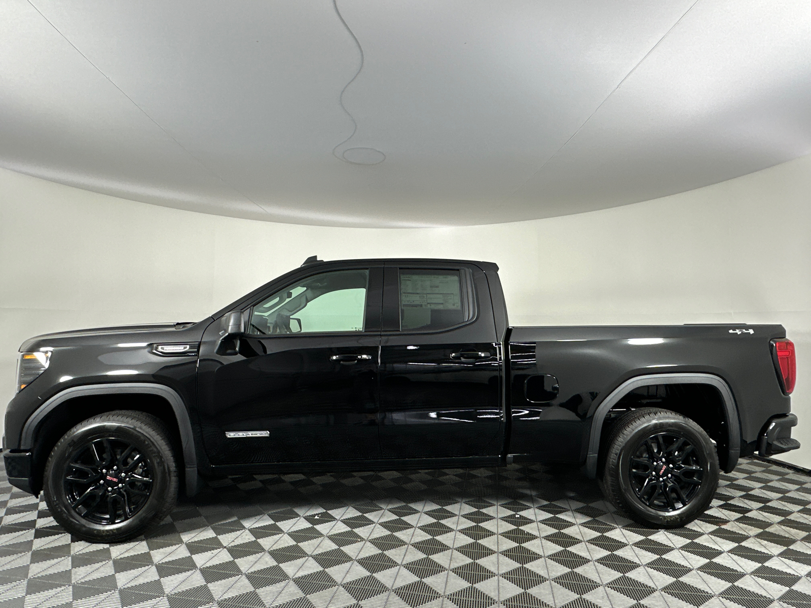 2025 GMC Sierra 1500 Elevation 9