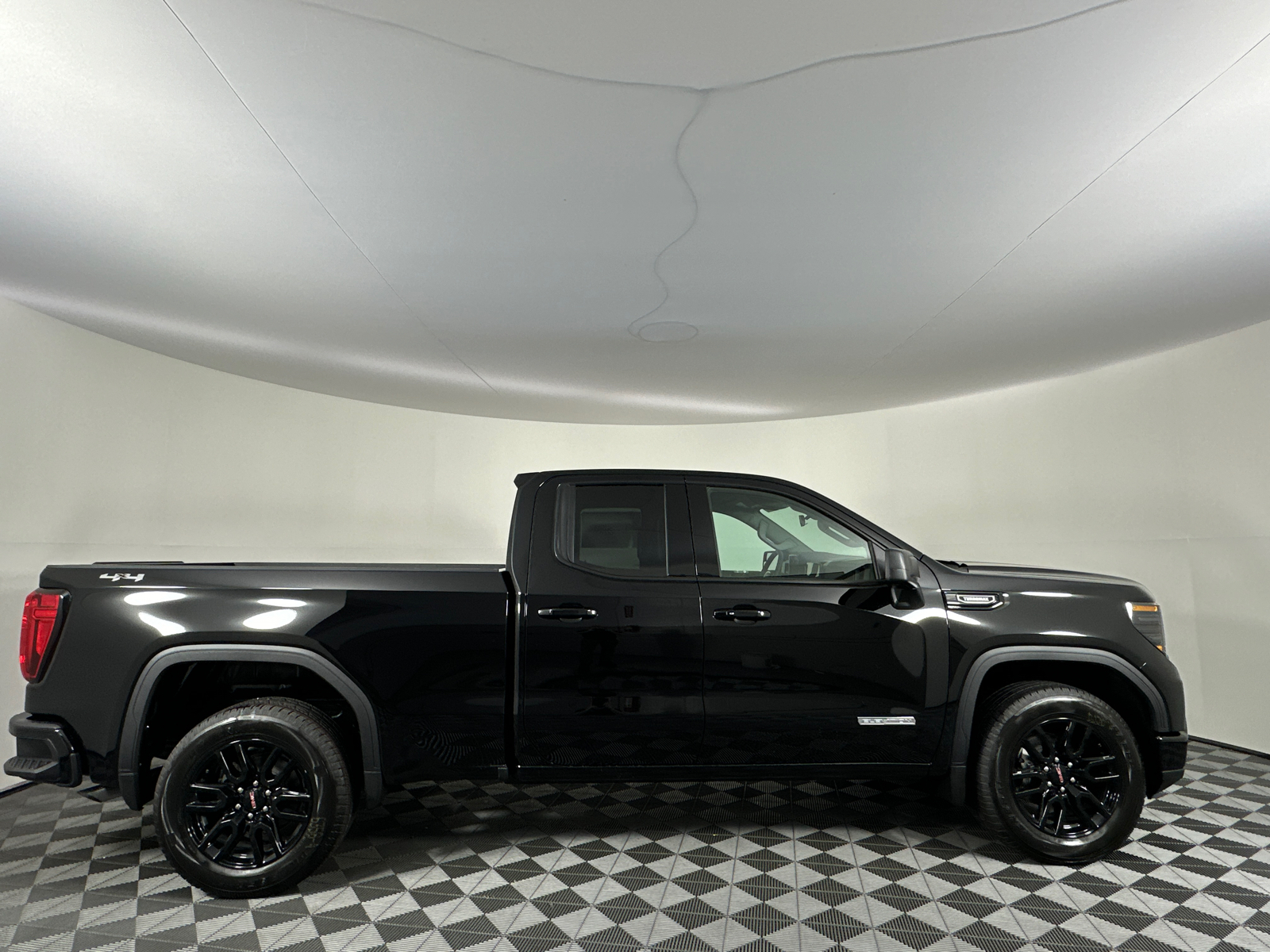 2025 GMC Sierra 1500 Elevation 19