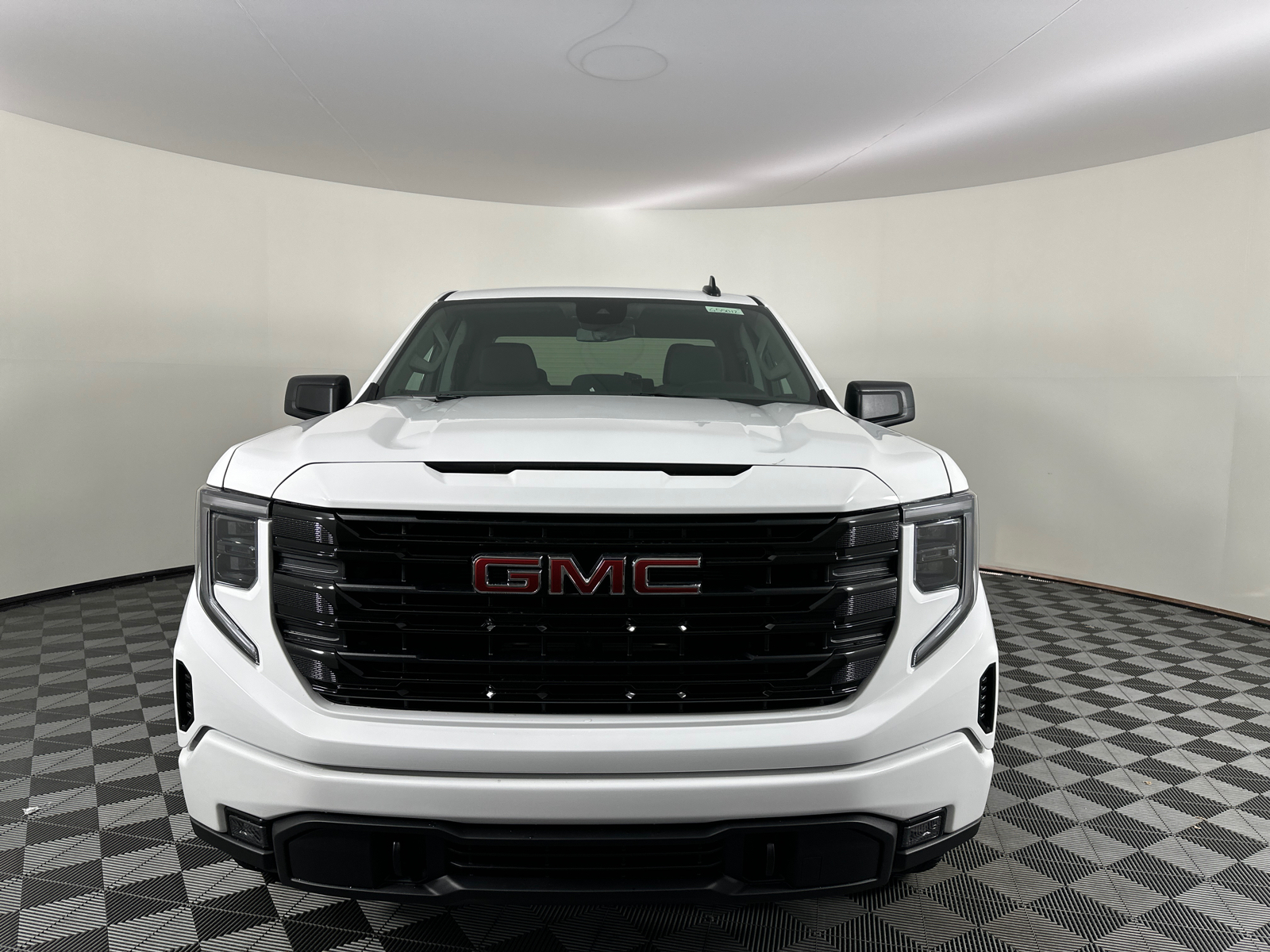 2025 GMC Sierra 1500 Elevation 4