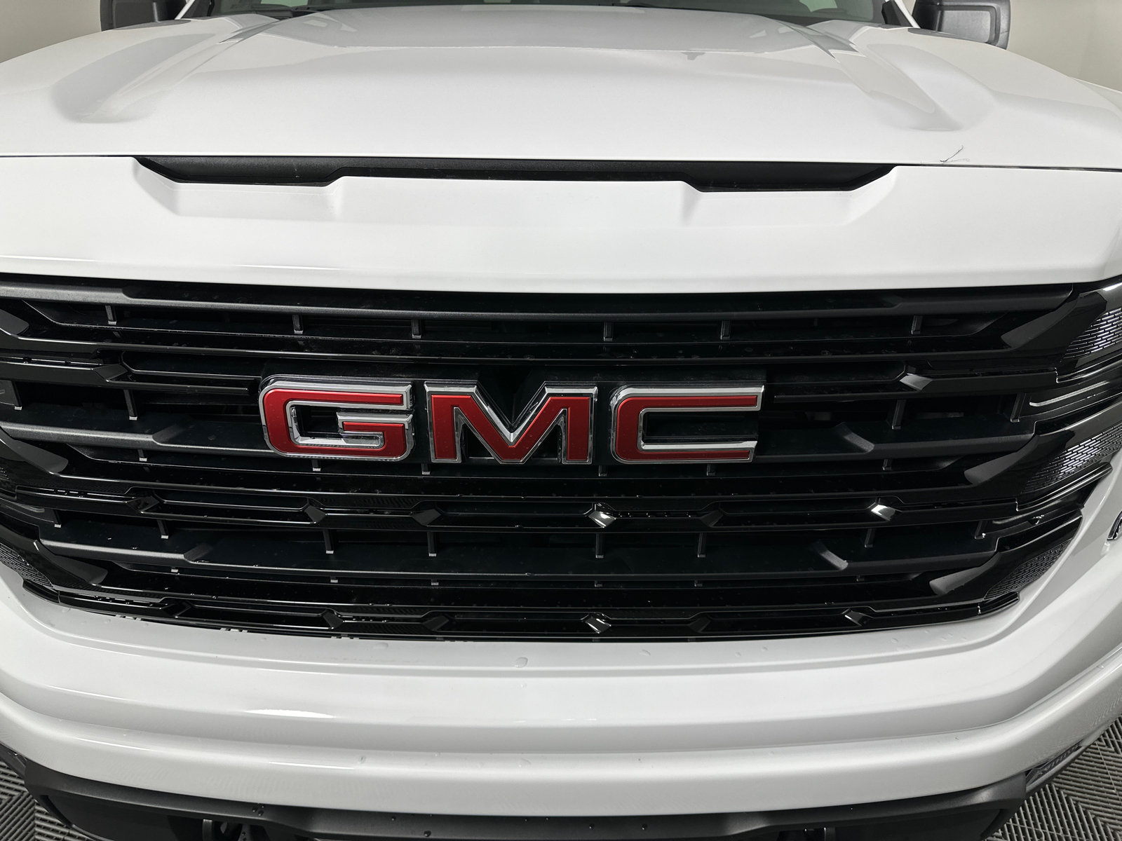 2025 GMC Sierra 1500 Elevation 5