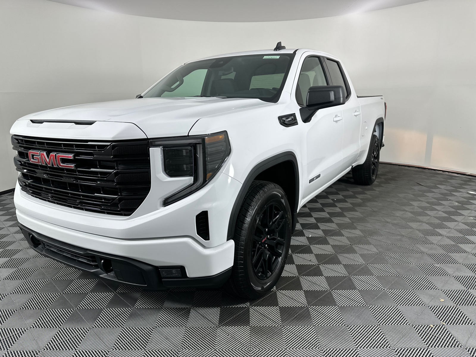 2025 GMC Sierra 1500 Elevation 6