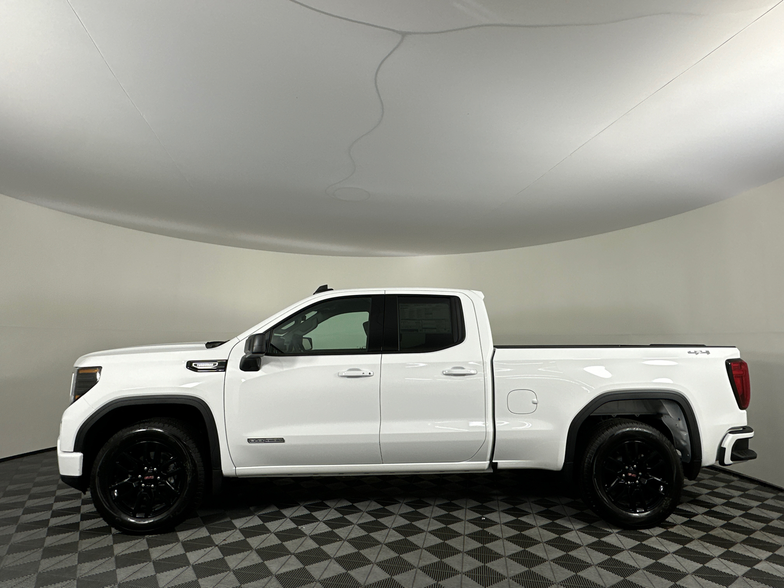 2025 GMC Sierra 1500 Elevation 9