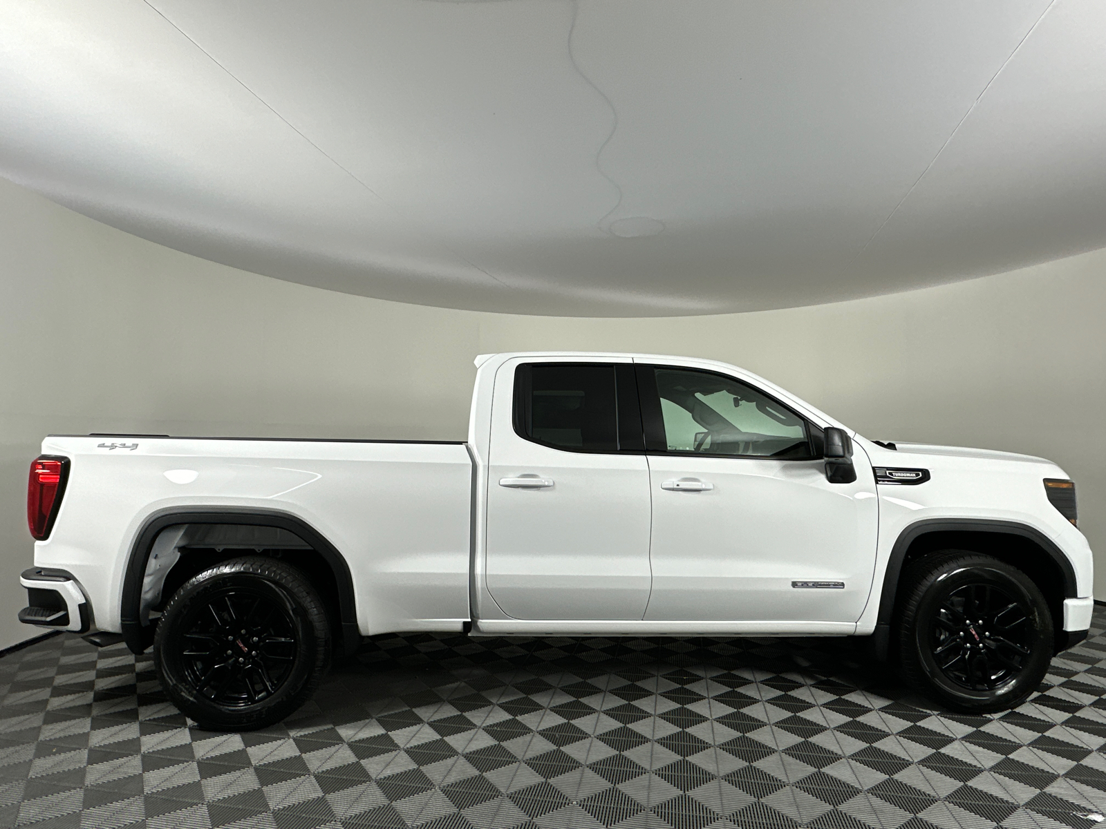 2025 GMC Sierra 1500 Elevation 21