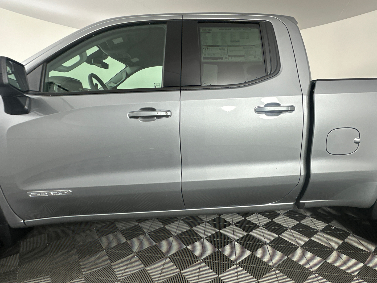 2025 GMC Sierra 1500 Elevation 10