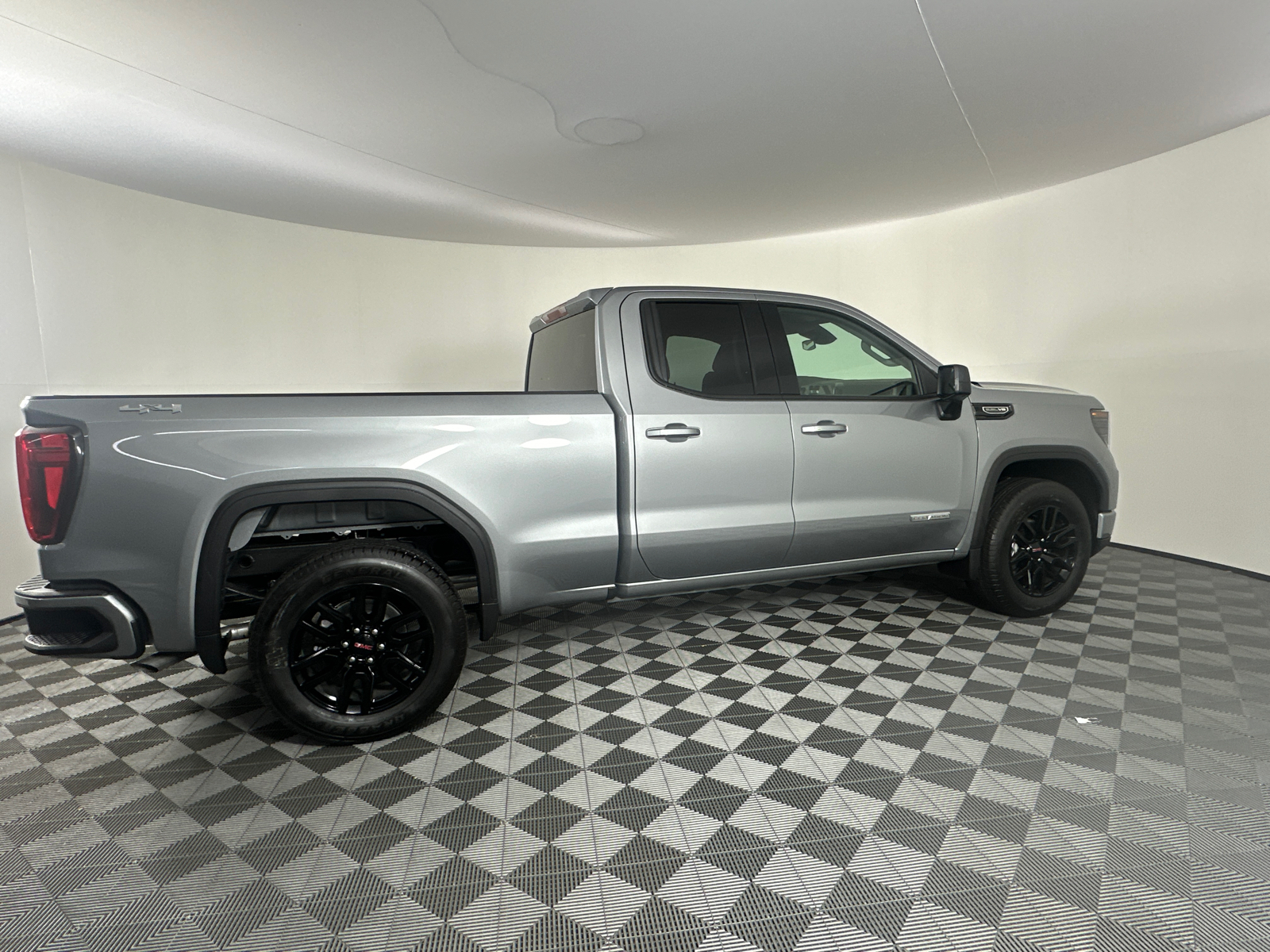 2025 GMC Sierra 1500 Elevation 22