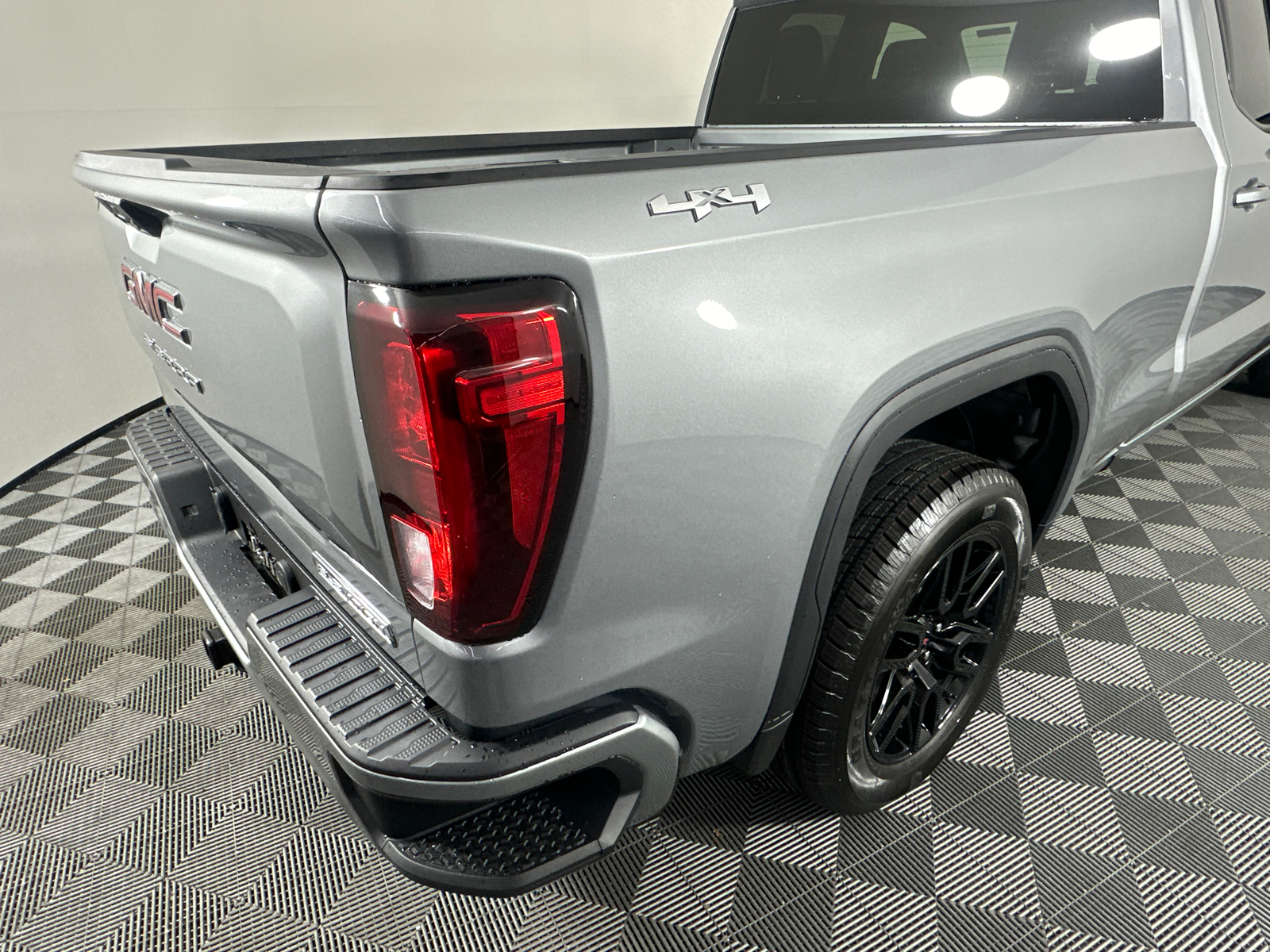 2025 GMC Sierra 1500 Elevation 20