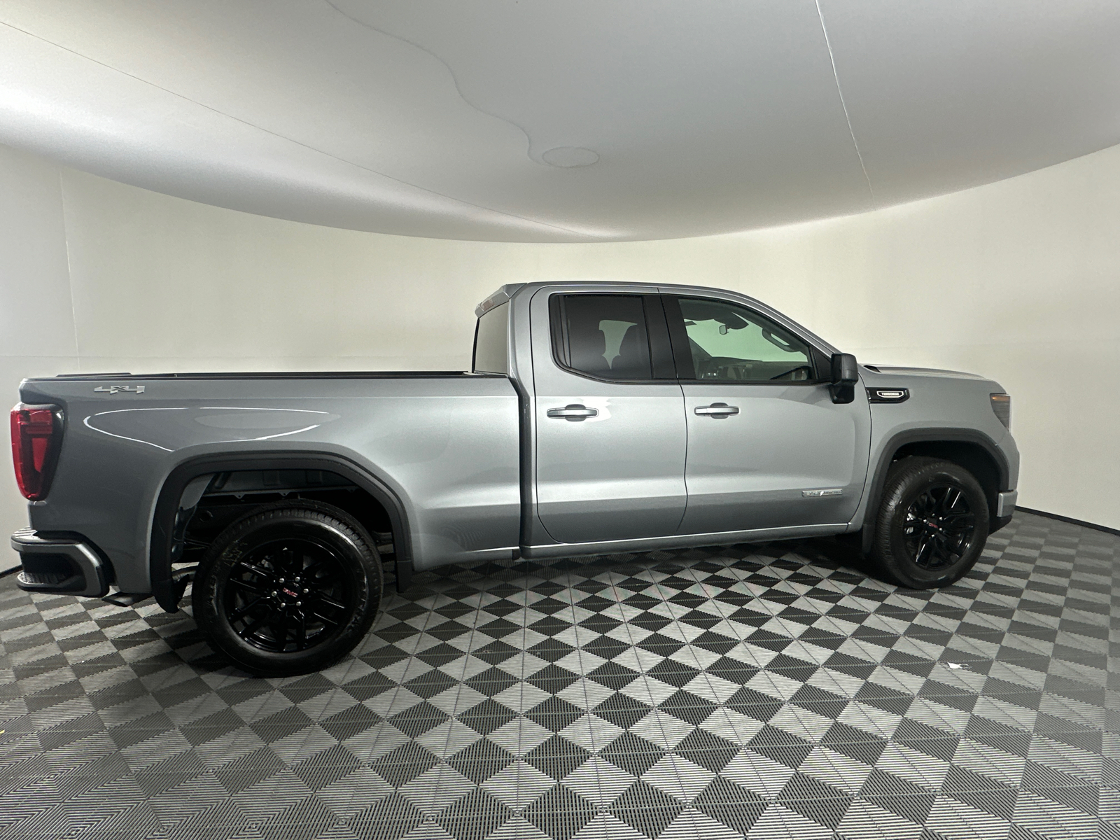 2025 GMC Sierra 1500 Elevation 22