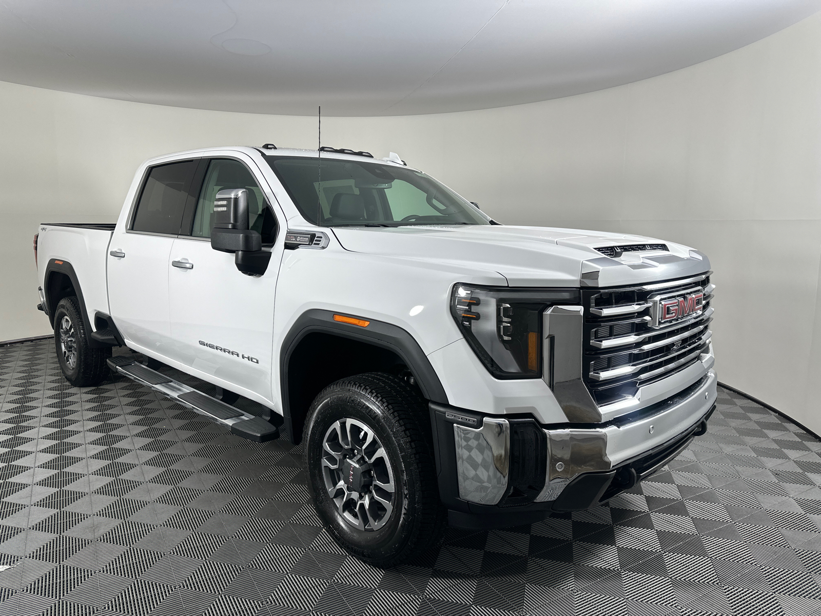 2025 GMC Sierra 2500HD SLT 1