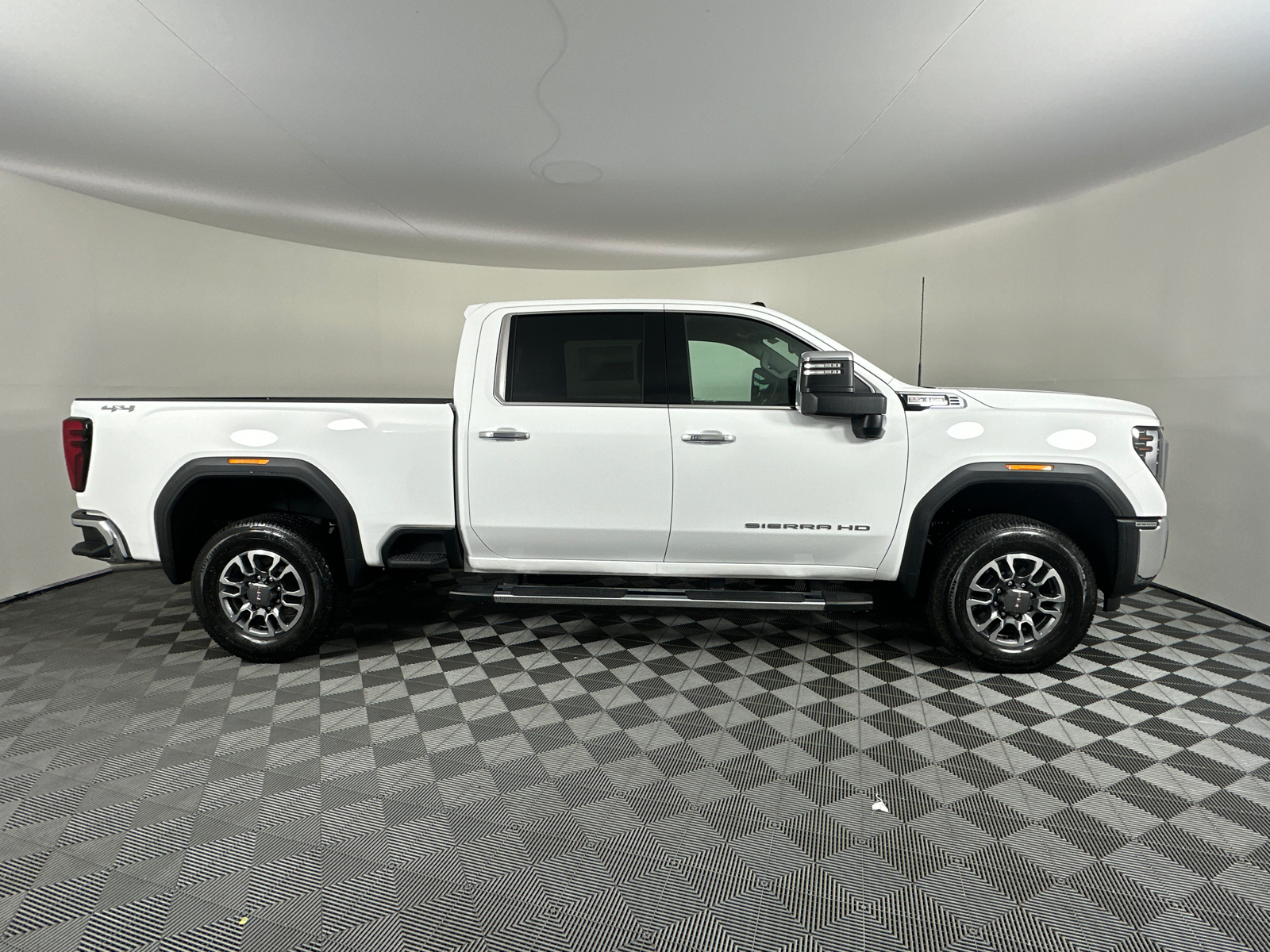 2025 GMC Sierra 2500HD SLT 24