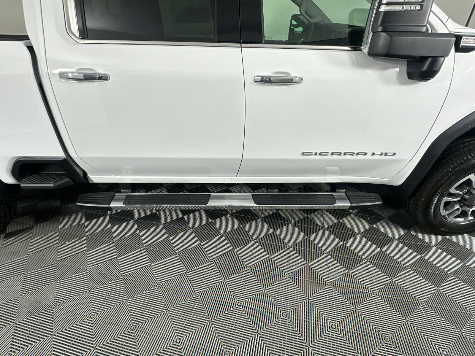 2025 GMC Sierra 2500HD SLT 25