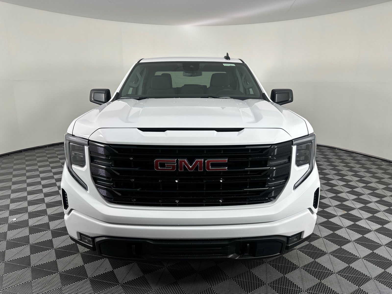 2025 GMC Sierra 1500 Elevation 2