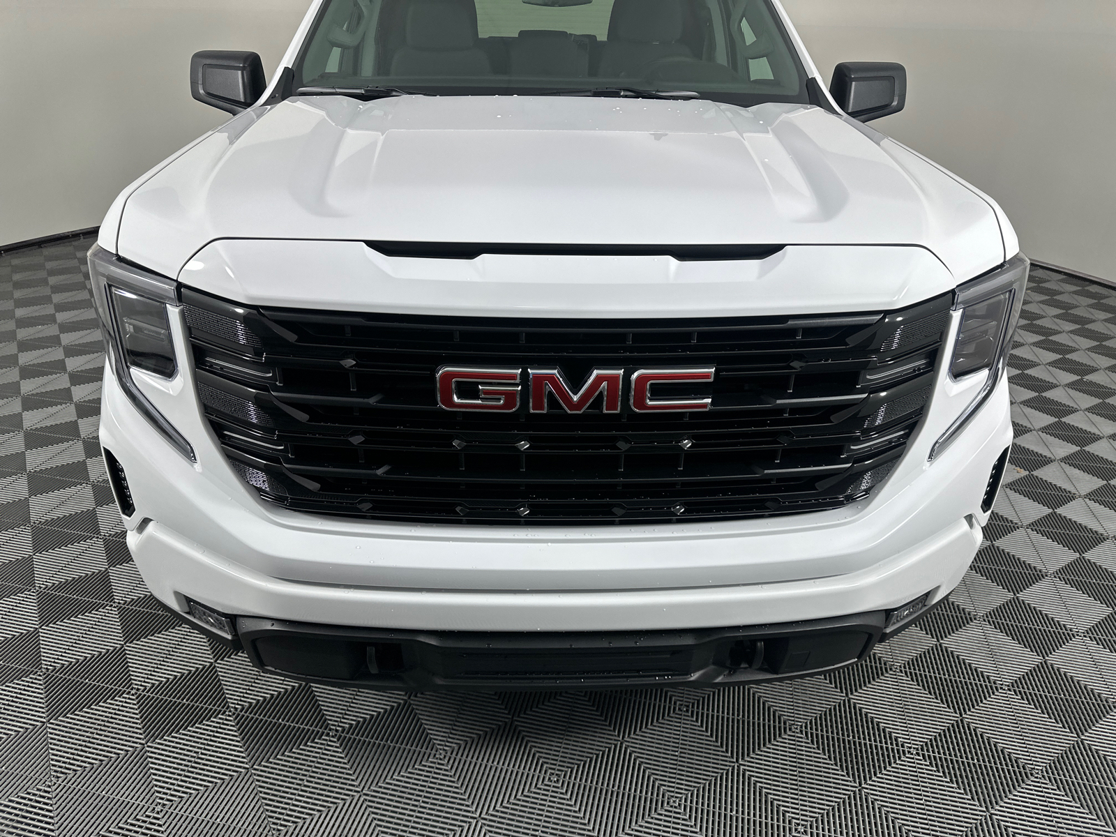 2025 GMC Sierra 1500 Elevation 3