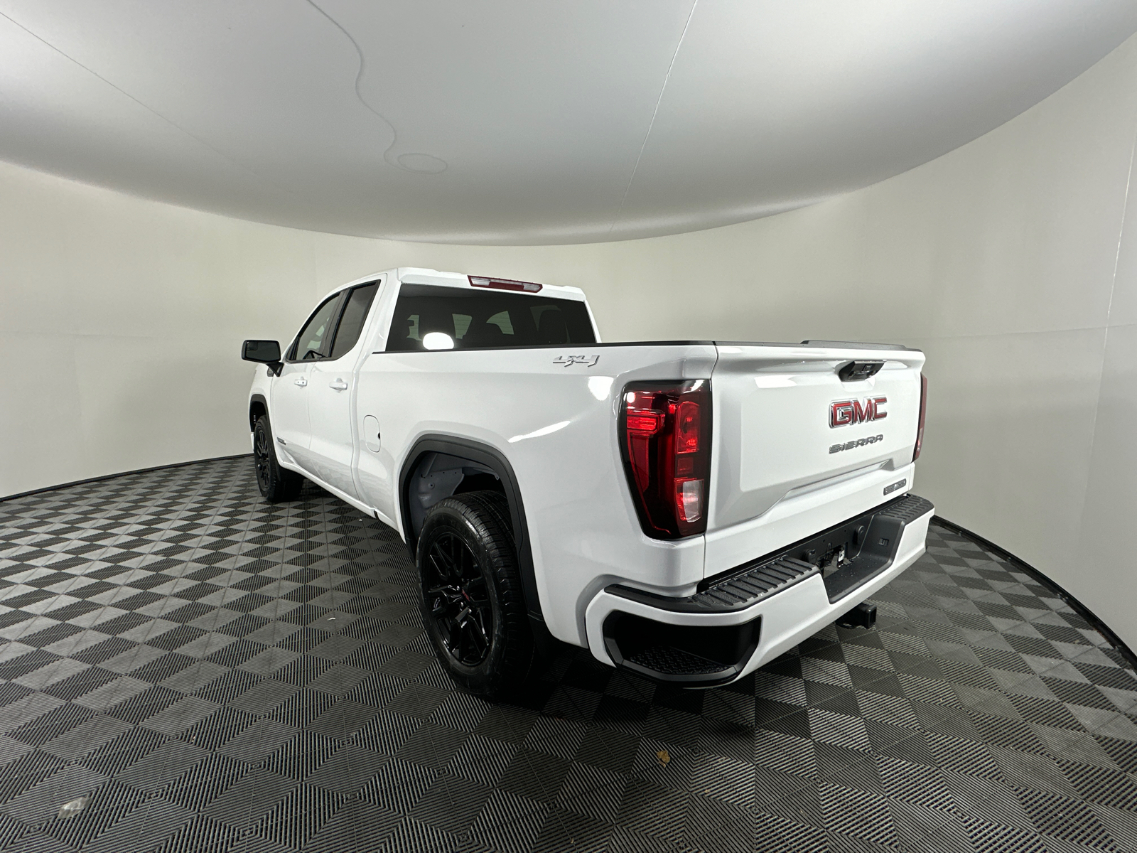 2025 GMC Sierra 1500 Elevation 9