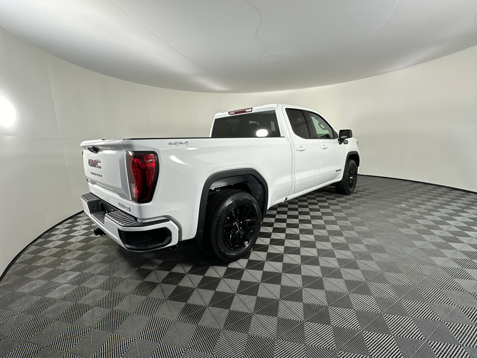 2025 GMC Sierra 1500 Elevation 15