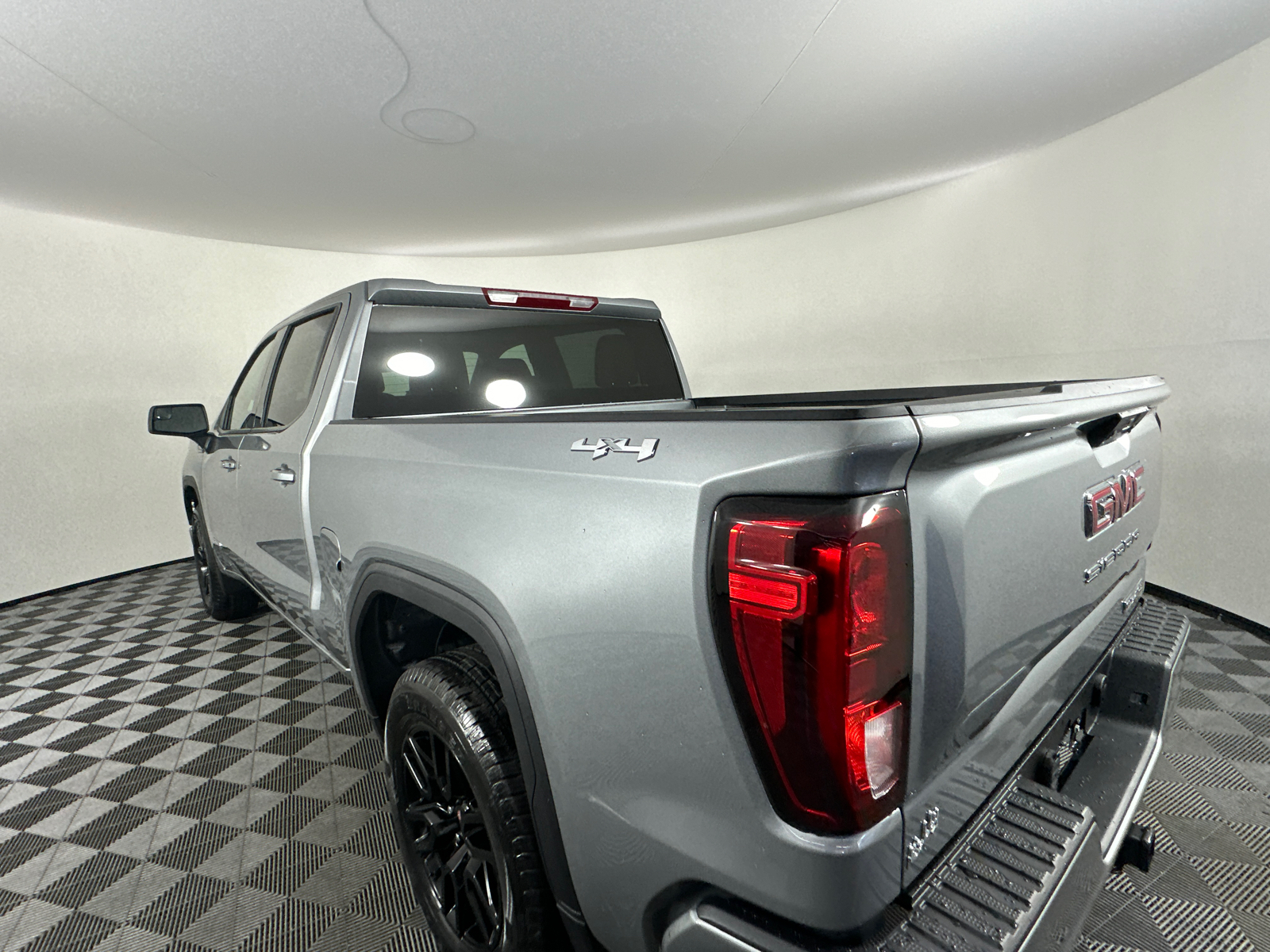 2025 GMC Sierra 1500 Elevation 10