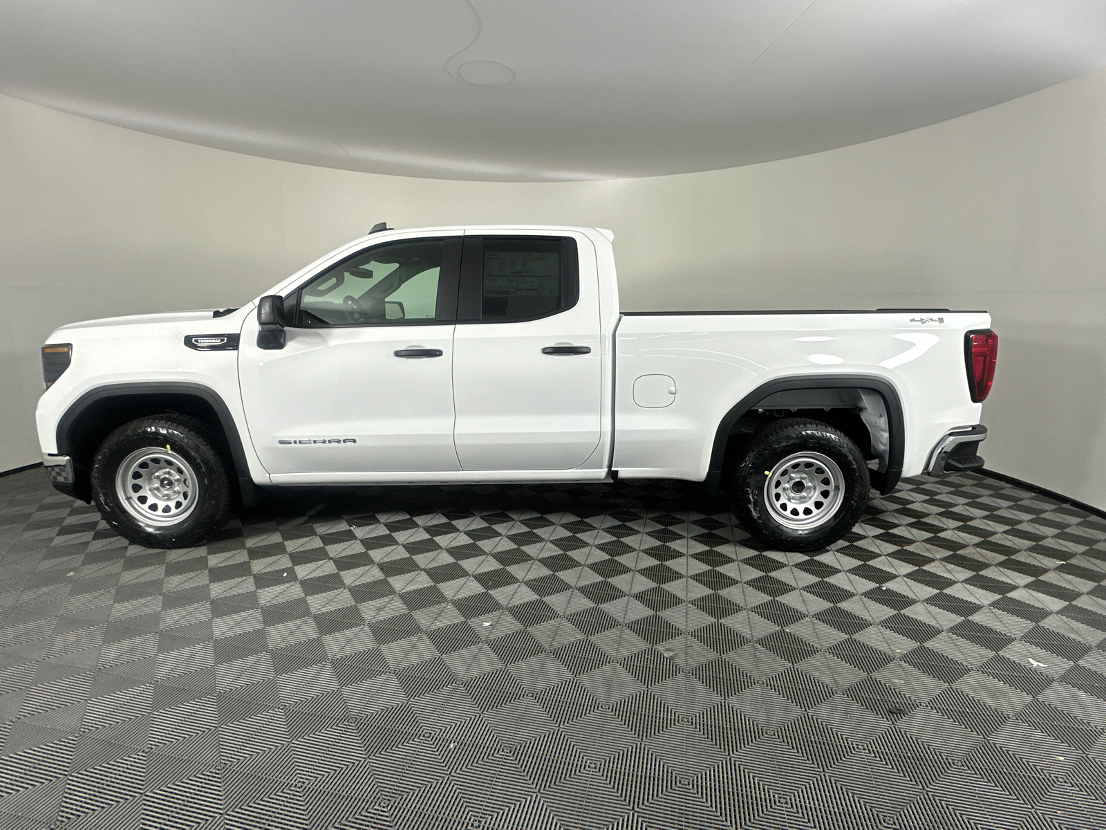 2025 GMC Sierra 1500 Pro 8