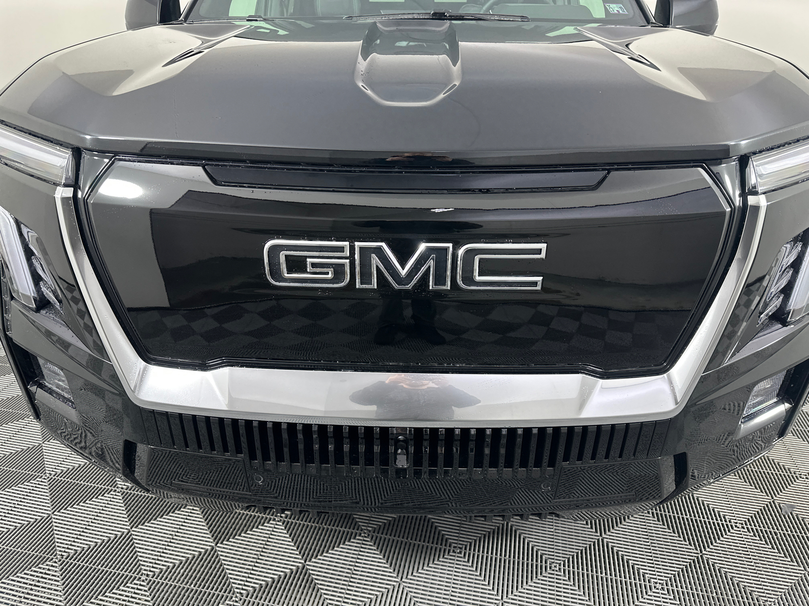 2025 GMC Sierra EV Denali 5