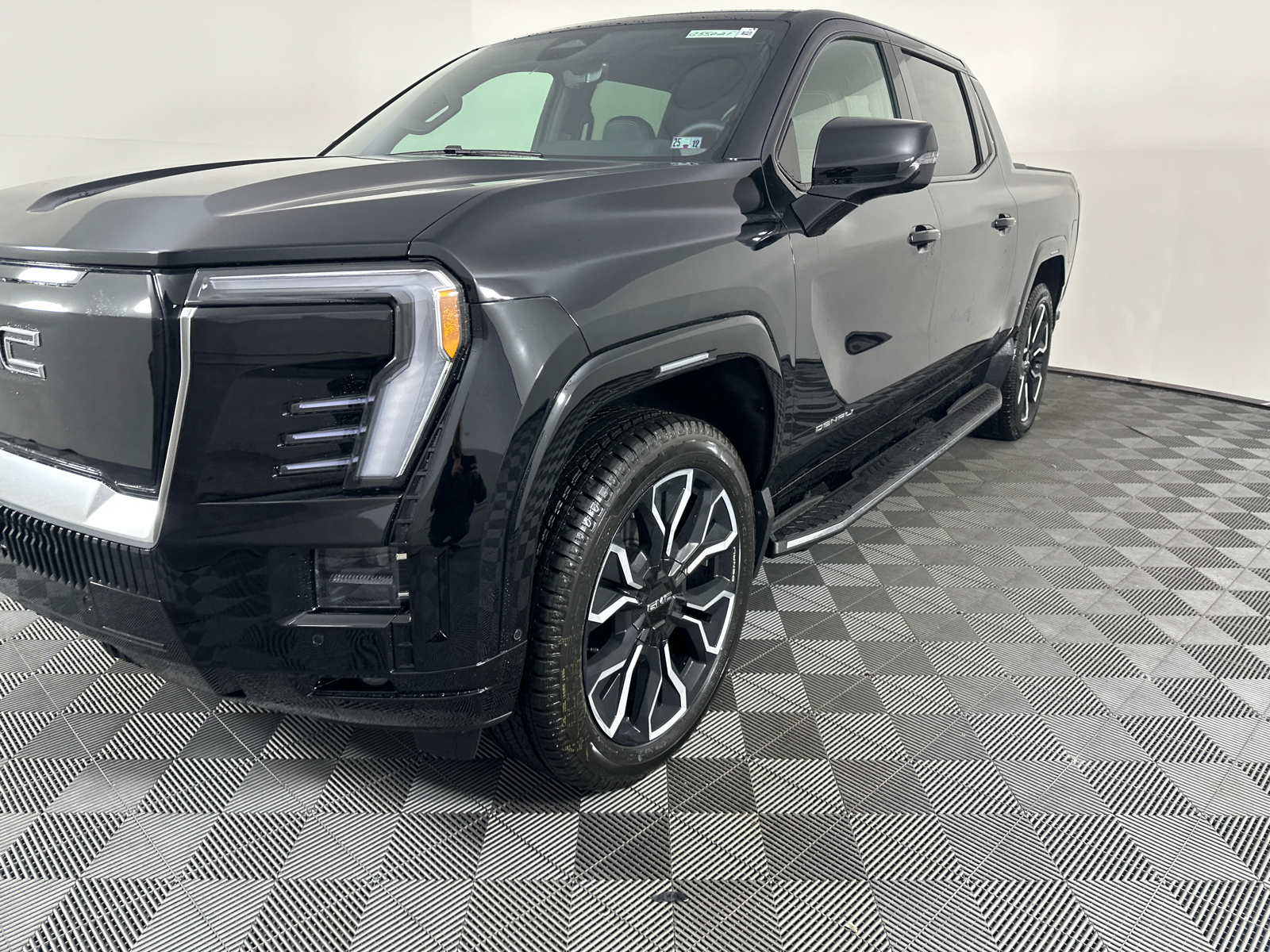 2025 GMC Sierra EV Denali 7