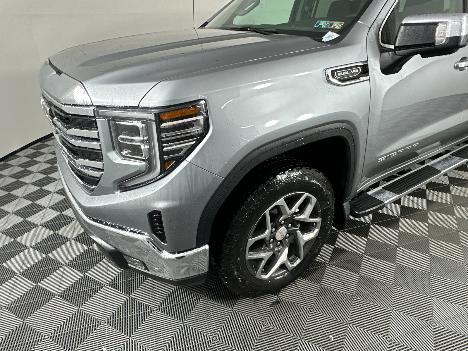 2025 GMC Sierra 1500 SLT 7