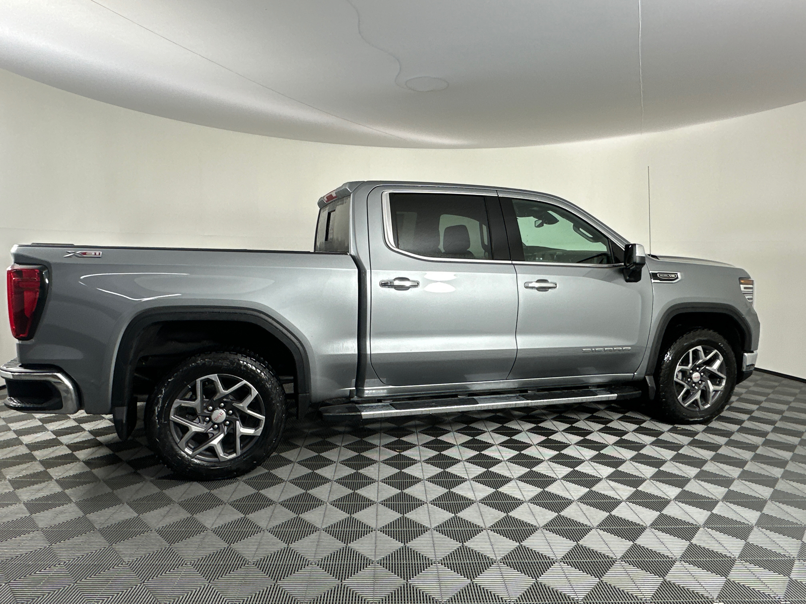 2025 GMC Sierra 1500 SLT 20