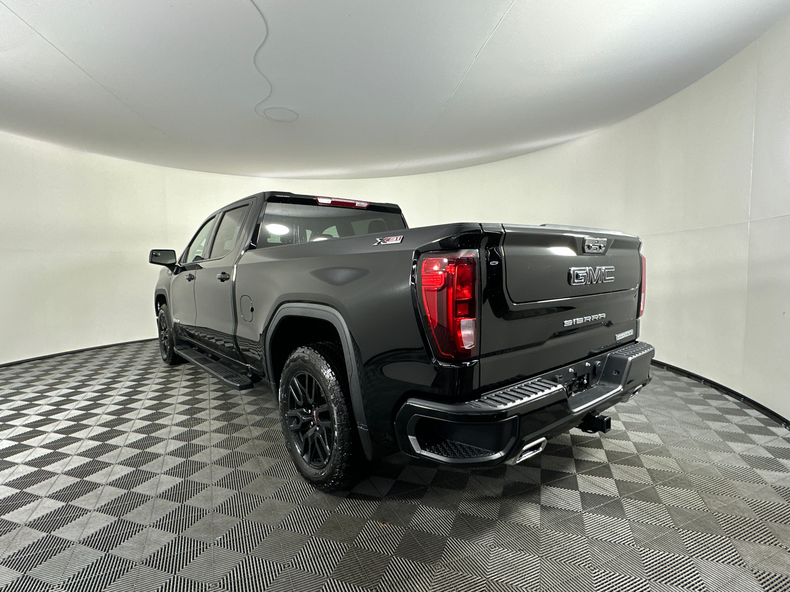 2025 GMC Sierra 1500 Elevation 10