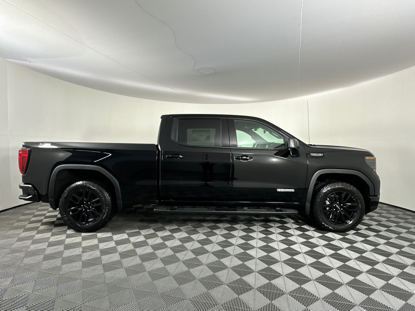 2025 GMC Sierra 1500 Elevation 17