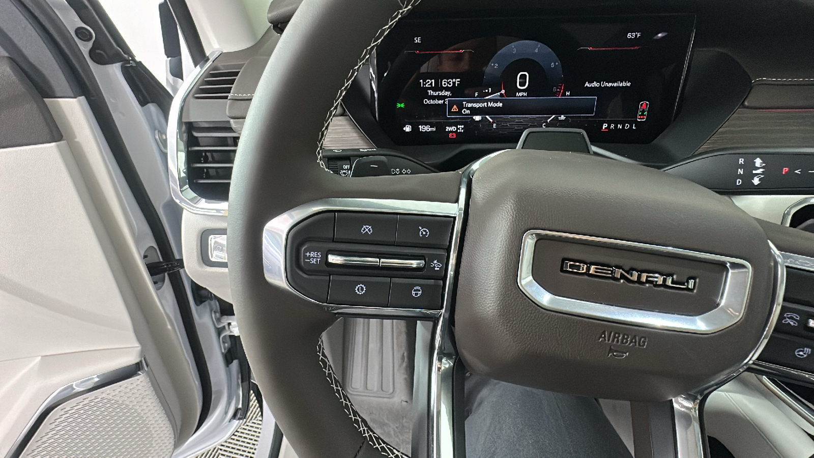 2025 GMC Acadia Denali 40