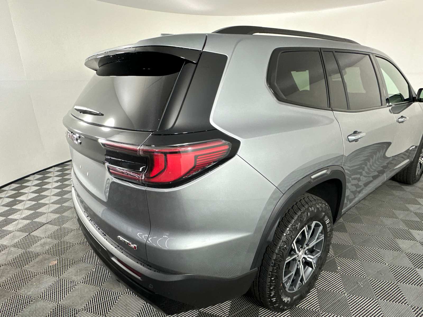 2025 GMC Acadia AT4 21