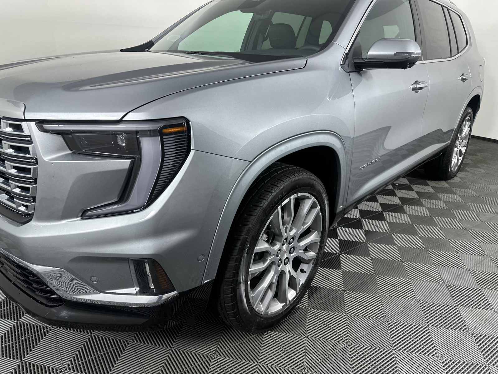 2025 GMC Acadia Denali 7