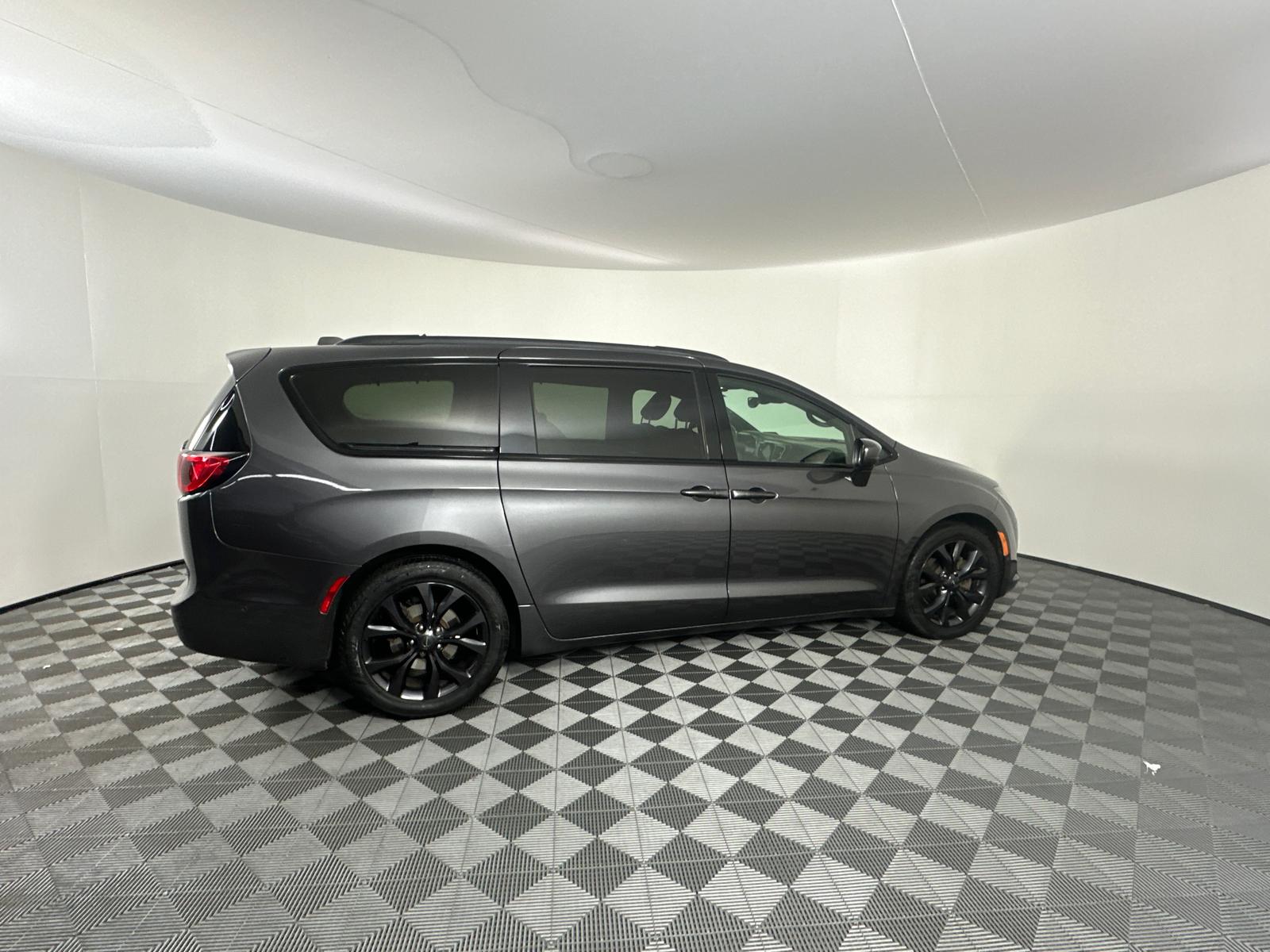 2018 Chrysler Pacifica Touring L Plus 22