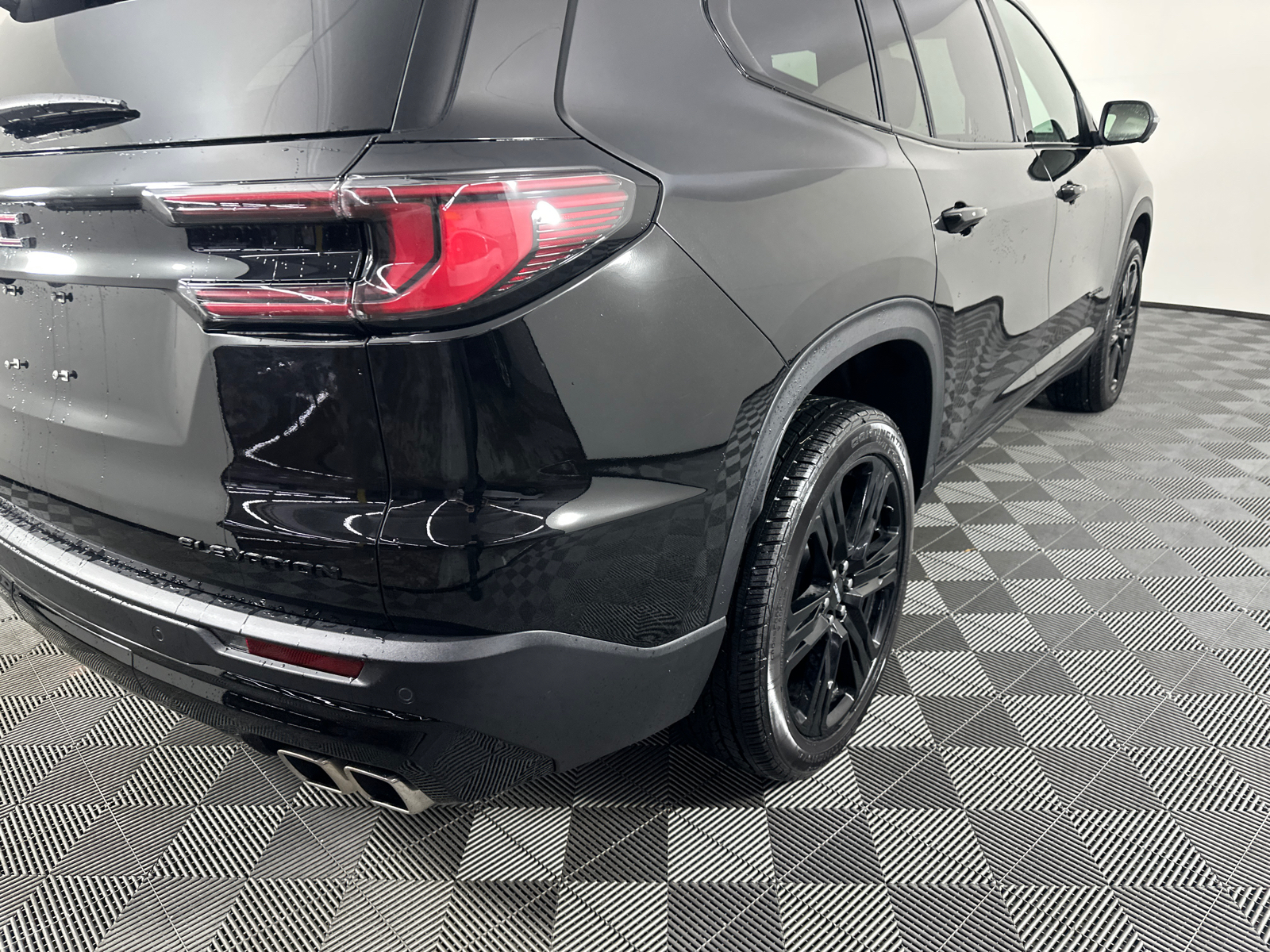 2025 GMC Acadia Elevation 19