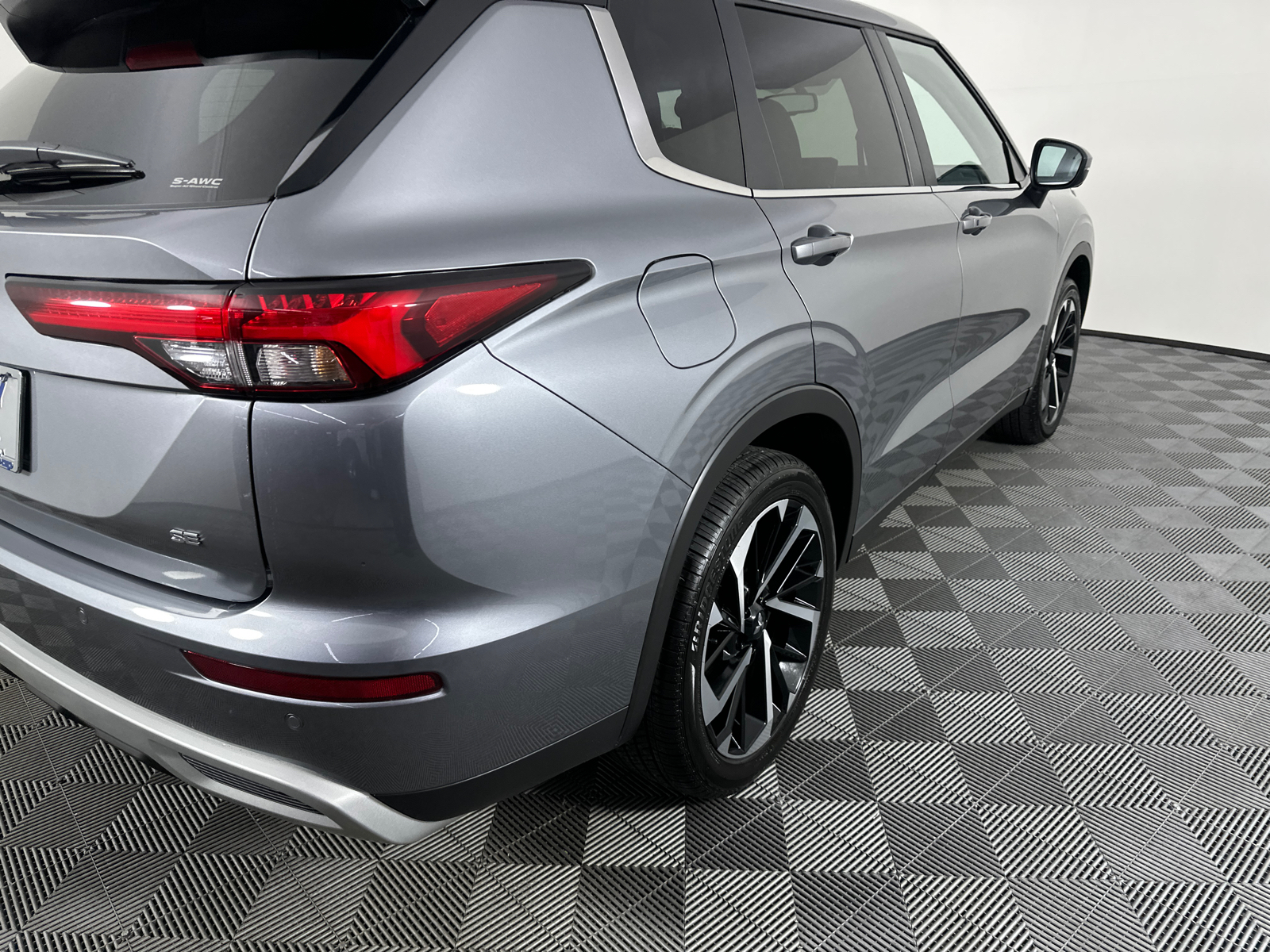 2024 Mitsubishi Outlander SE 17