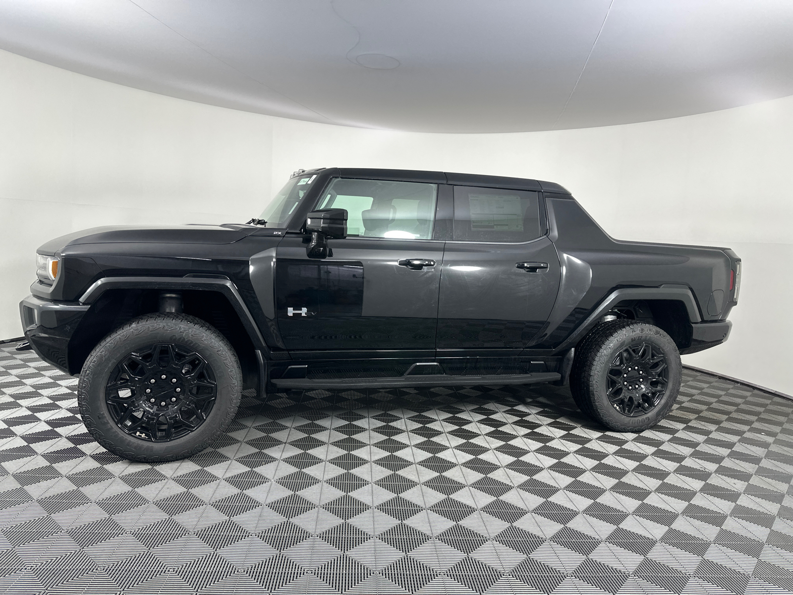 2025 GMC Hummer EV Pickup 2X 9