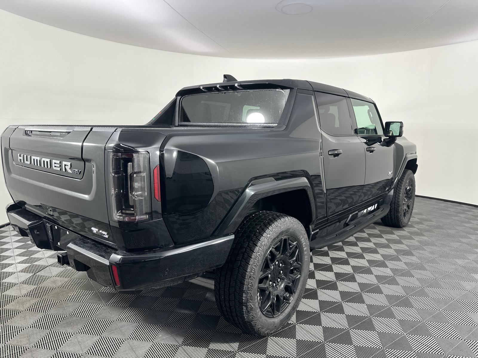 2025 GMC Hummer EV Pickup 2X 17