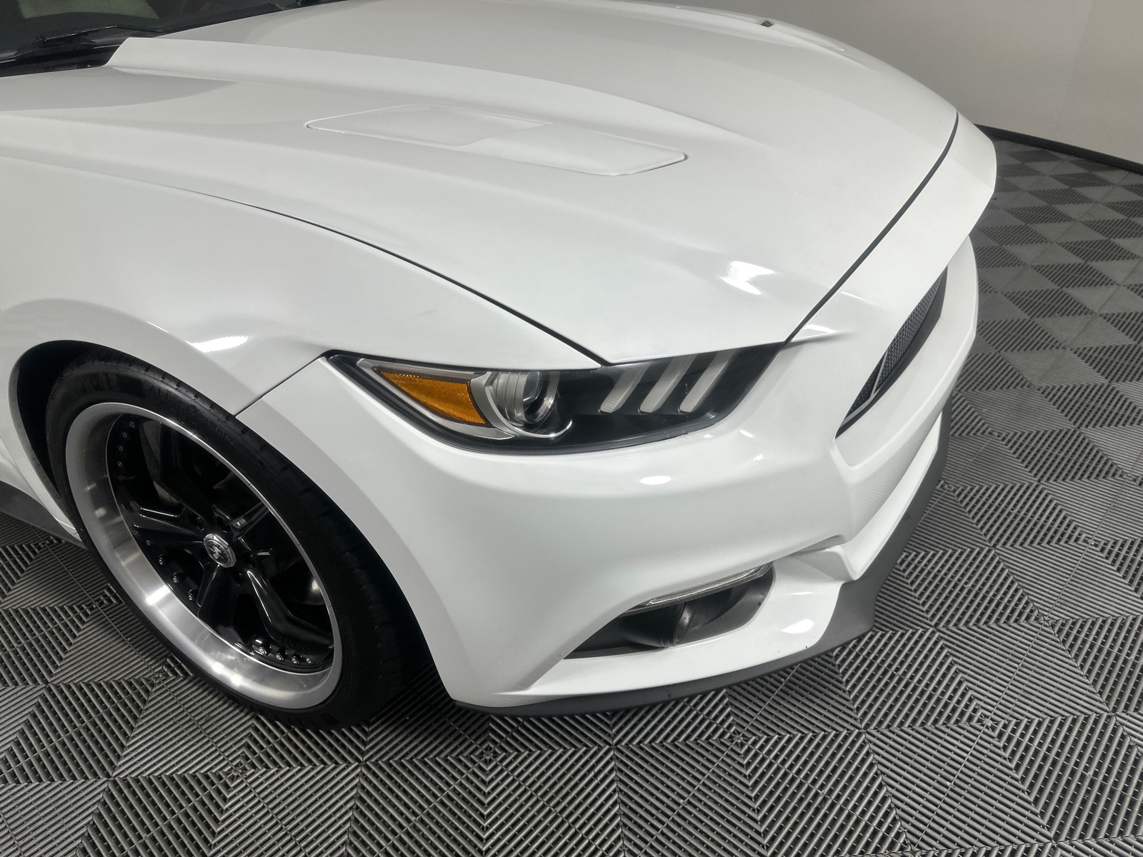 2016 Ford Mustang GT 2