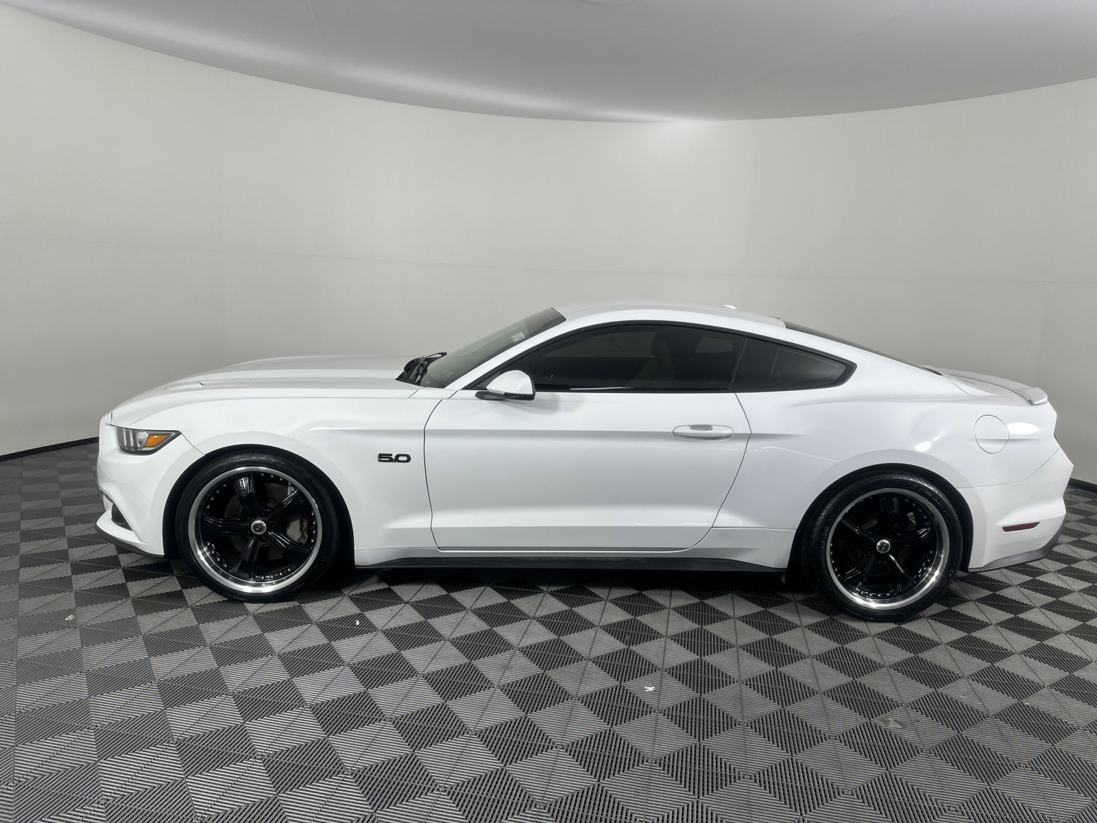 2016 Ford Mustang GT 9