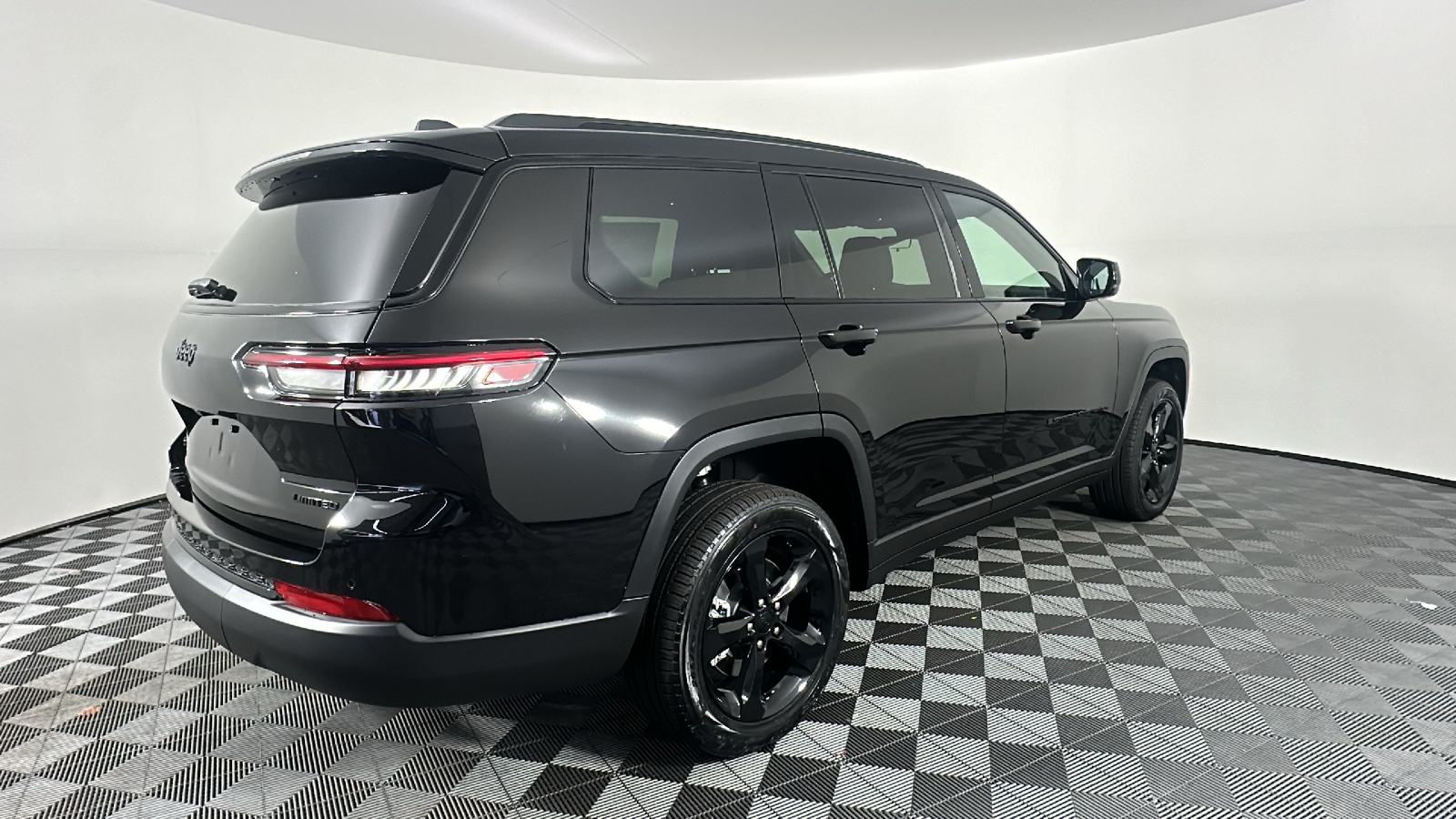 2025 Jeep Grand Cherokee L Limited 19