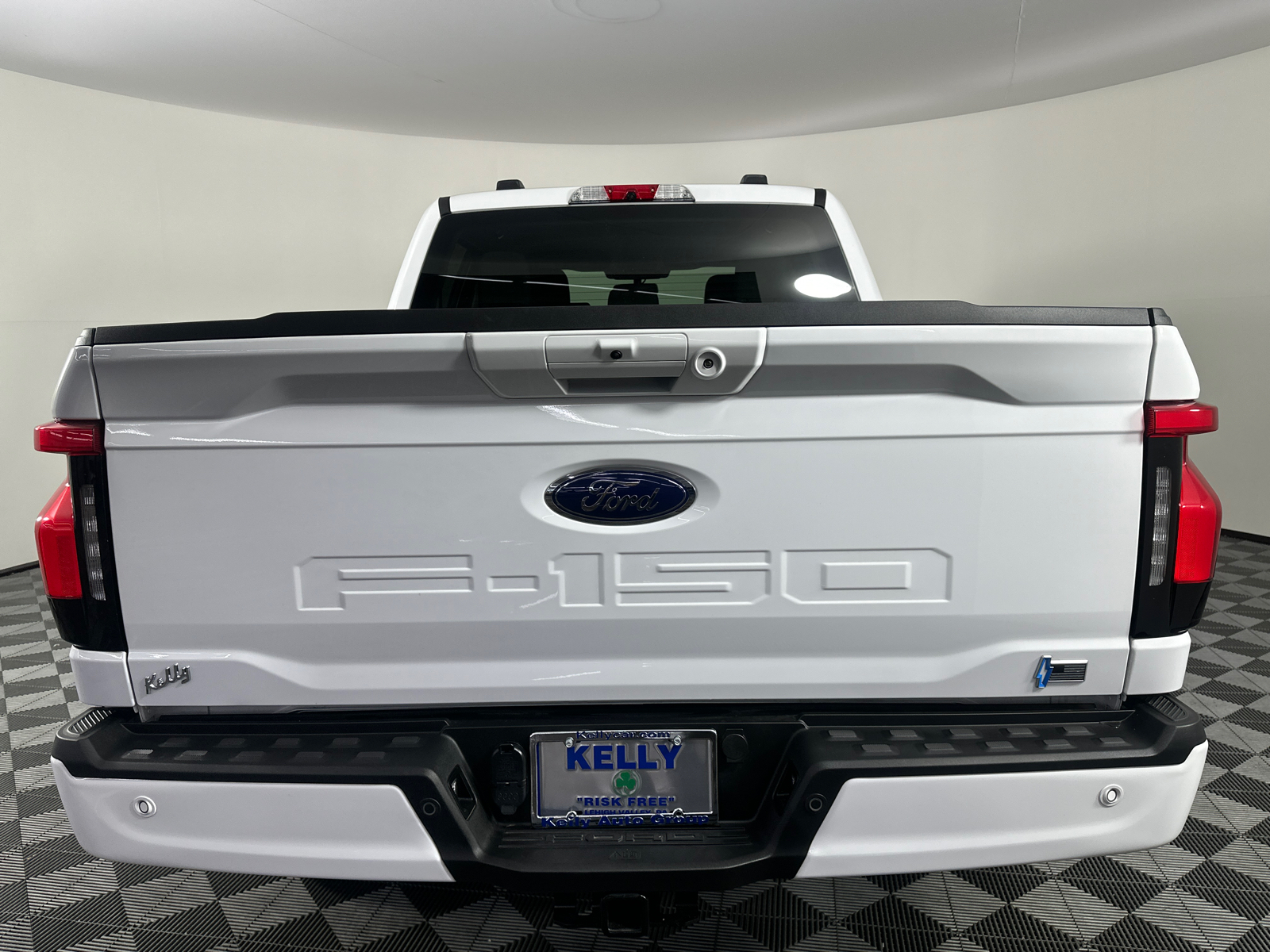 2023 Ford F-150 Lightning Pro 13