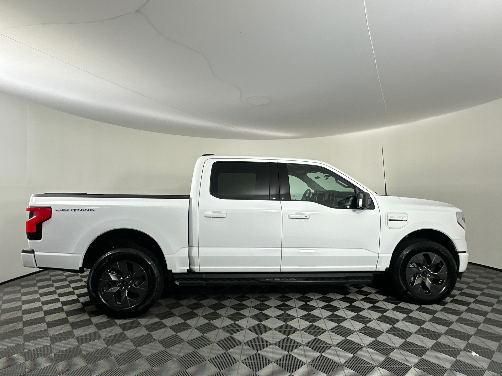 2023 Ford F-150 Lightning Pro 20