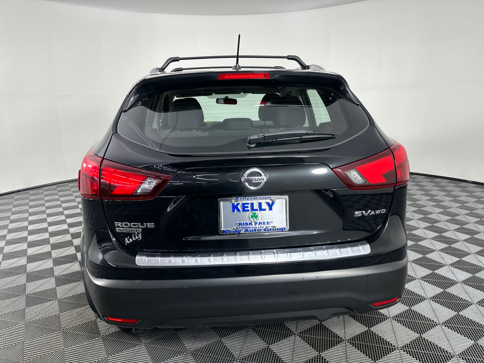 2018 Nissan Rogue Sport S 14