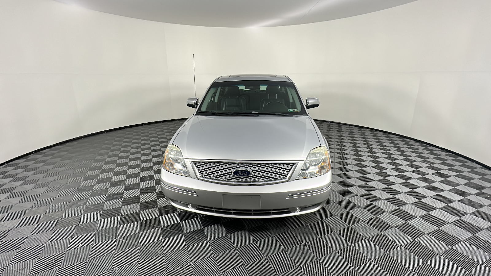2005 Ford Five Hundred Limited 2
