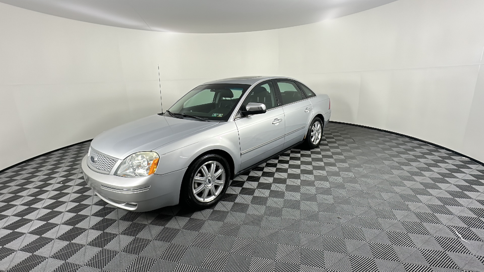 2005 Ford Five Hundred Limited 3