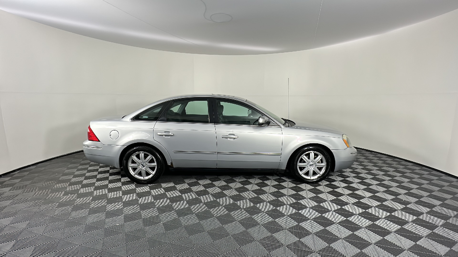 2005 Ford Five Hundred Limited 8