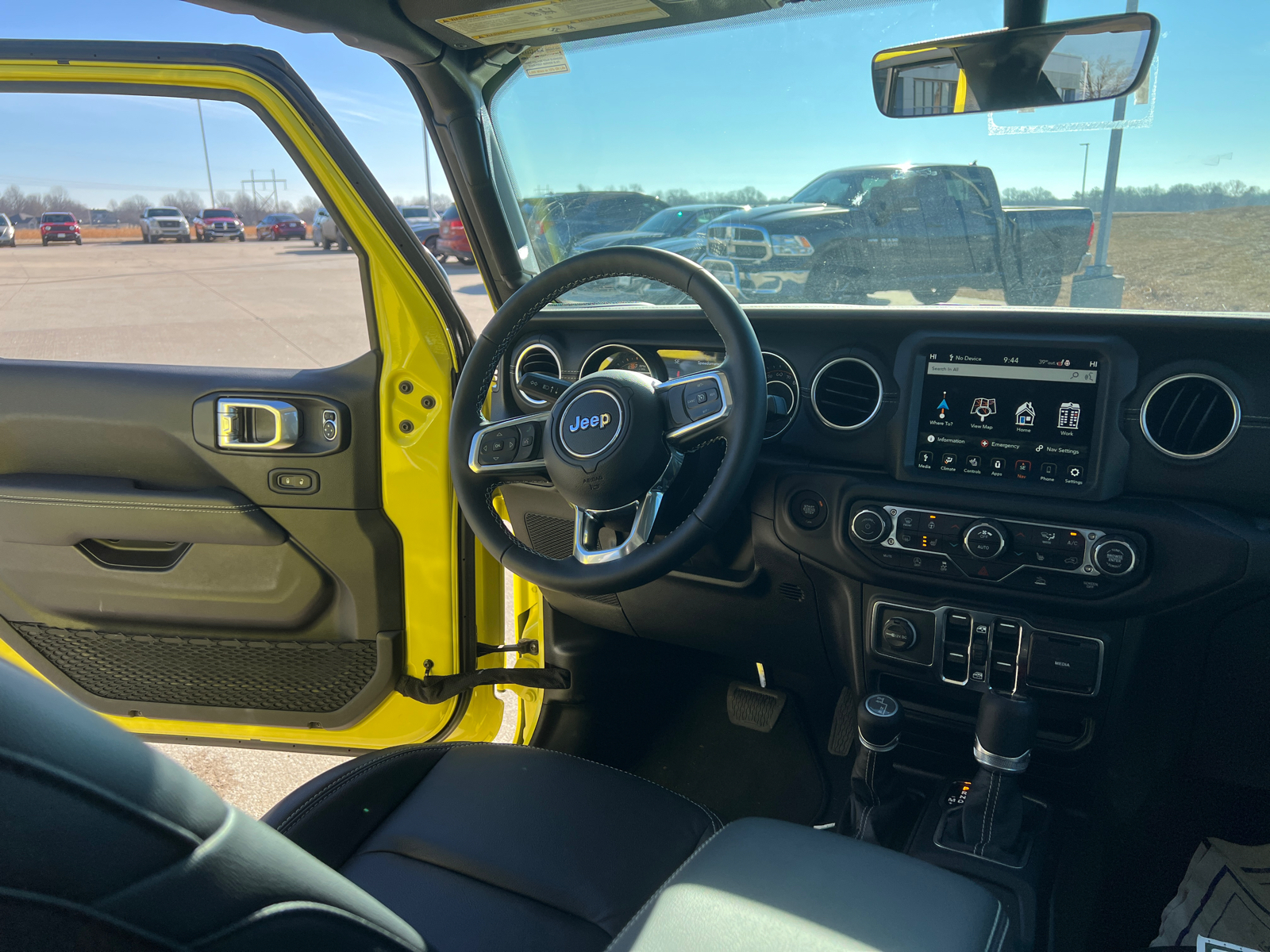 2023 Jeep Wrangler Sahara 21