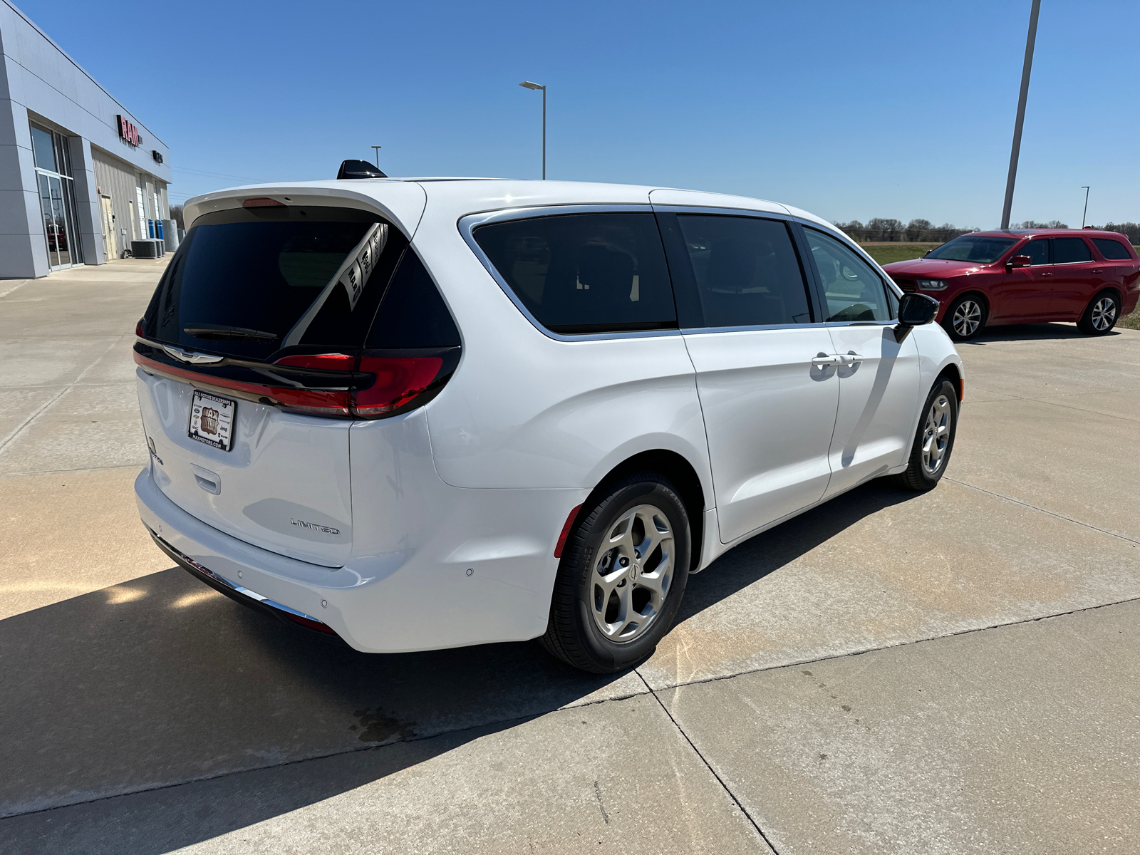2024 Chrysler Pacifica Limited 12