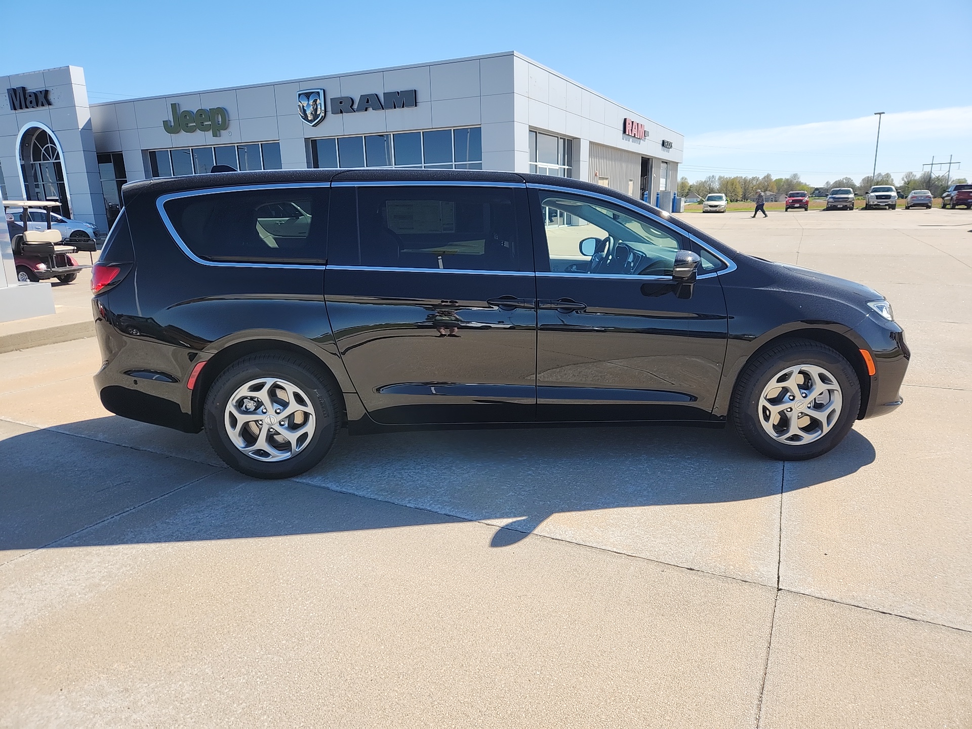 2024 Chrysler Pacifica Limited 9