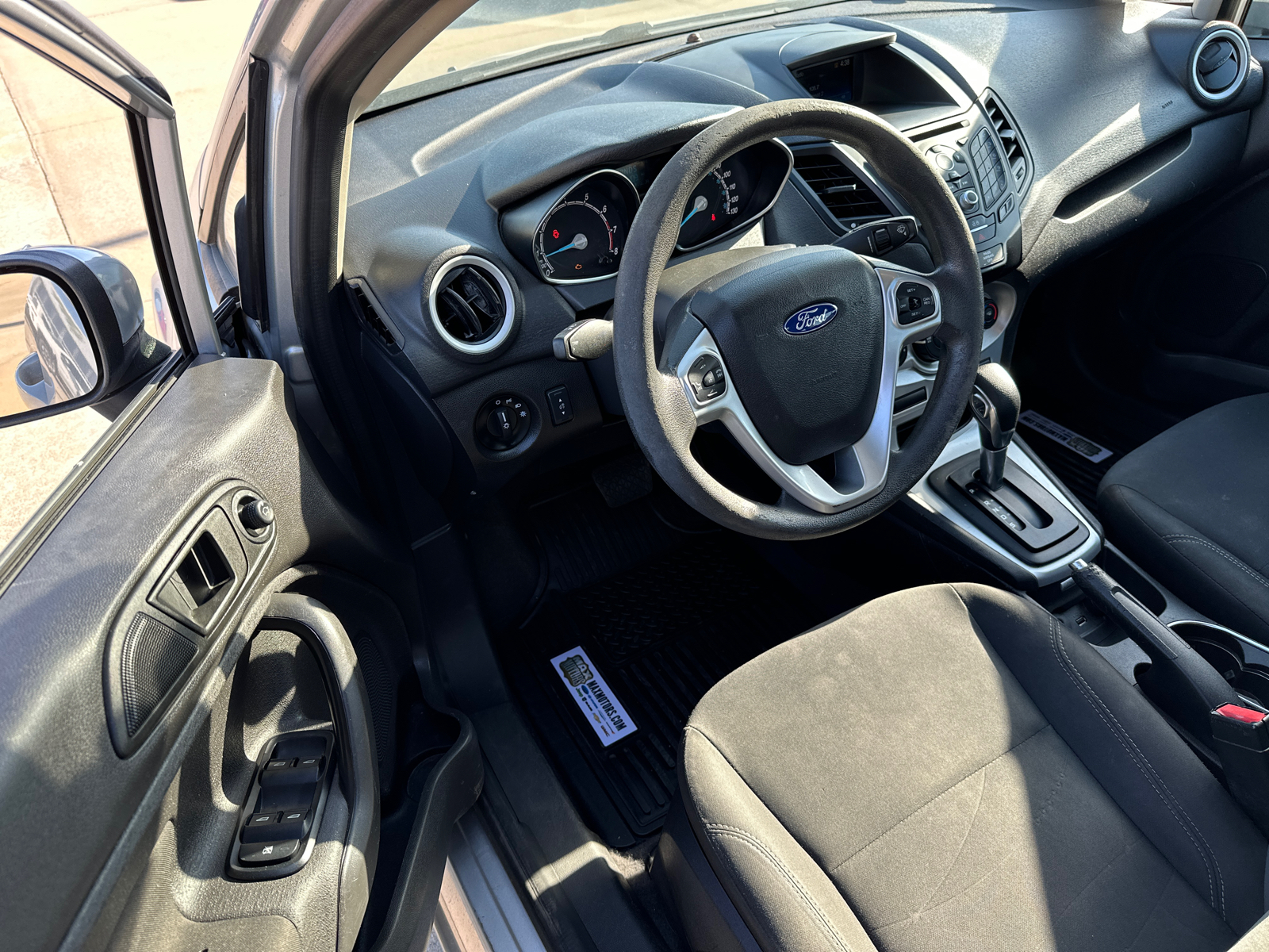 2019 Ford Fiesta SE 23