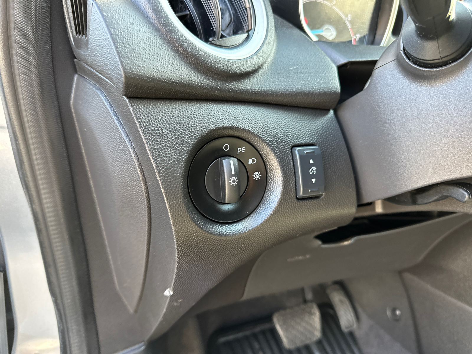 2019 Ford Fiesta SE 29